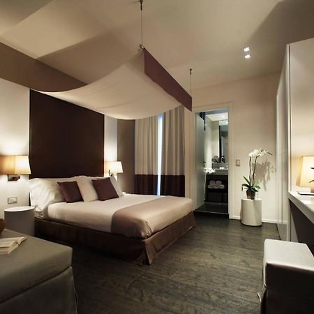 Hotel Ines Cattolica Esterno foto