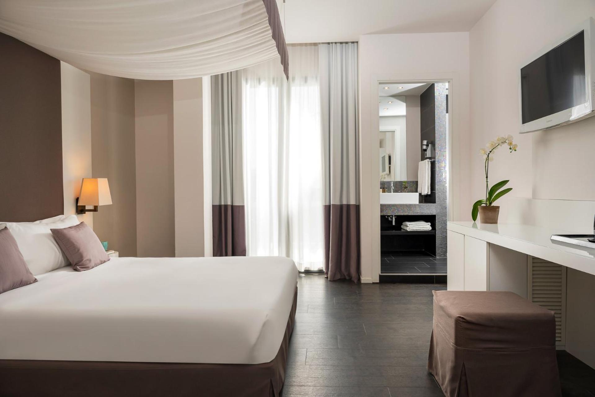Hotel Ines Cattolica Esterno foto