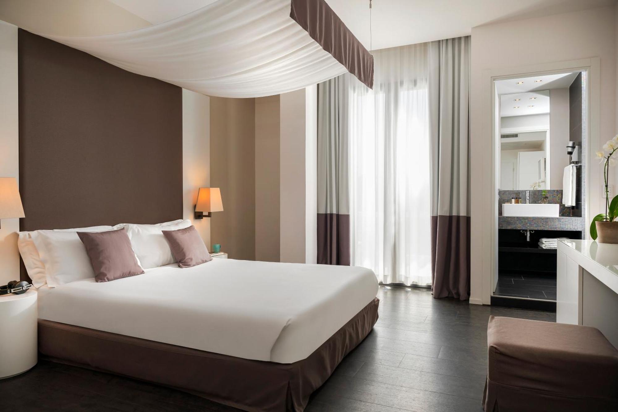 Hotel Ines Cattolica Esterno foto