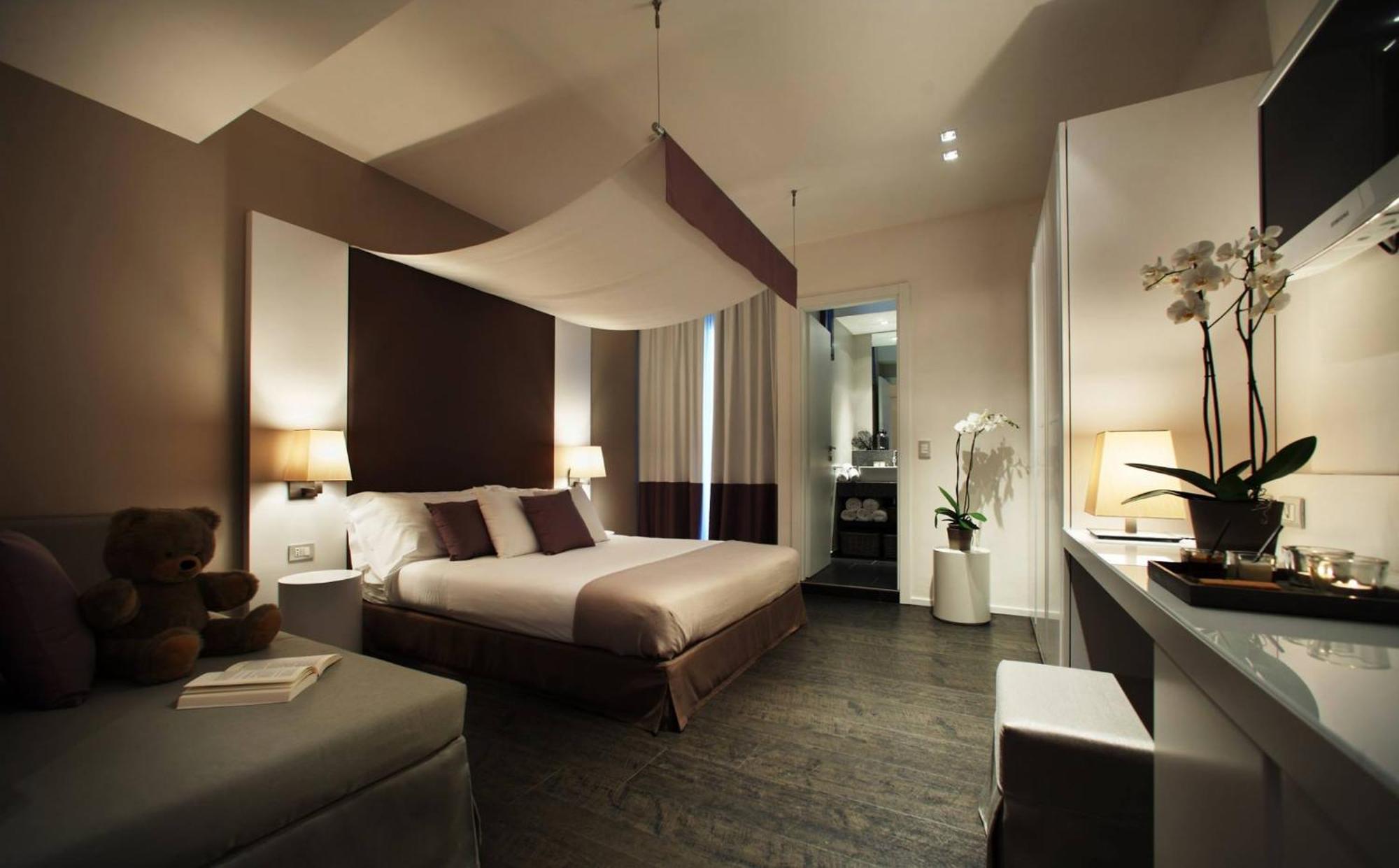 Hotel Ines Cattolica Esterno foto
